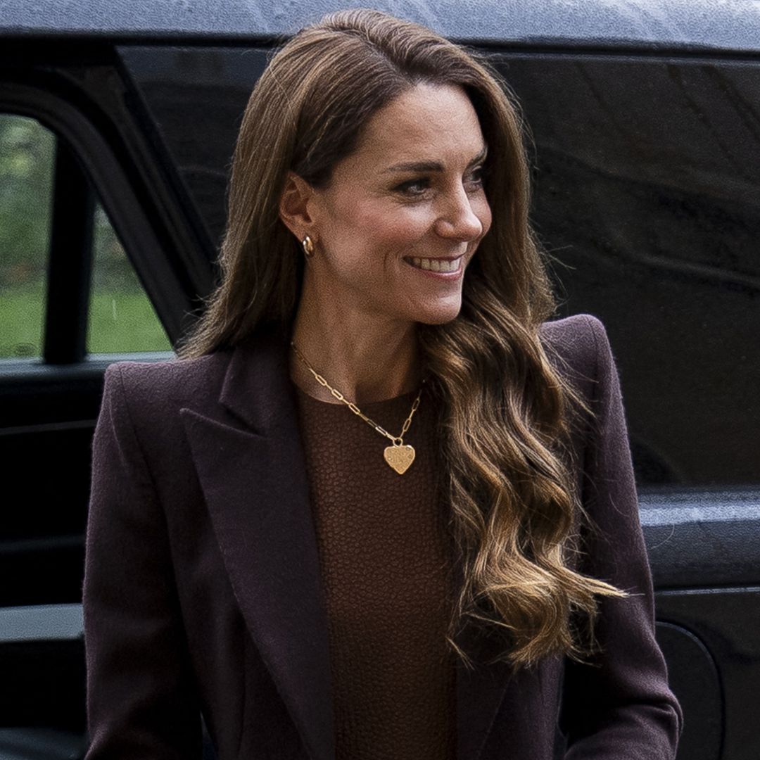 Kate Middleton y su misterioso collar que ha dado la vuelta al mundo: la inscripción que nadie ha podido descifrar