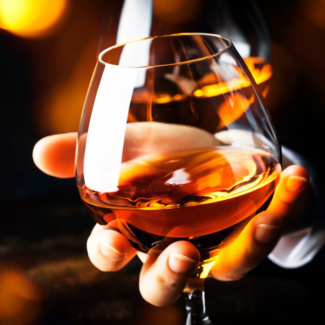 Coñac vs. brandy: en qué se diferencian y los mejores para amantes del buen beber