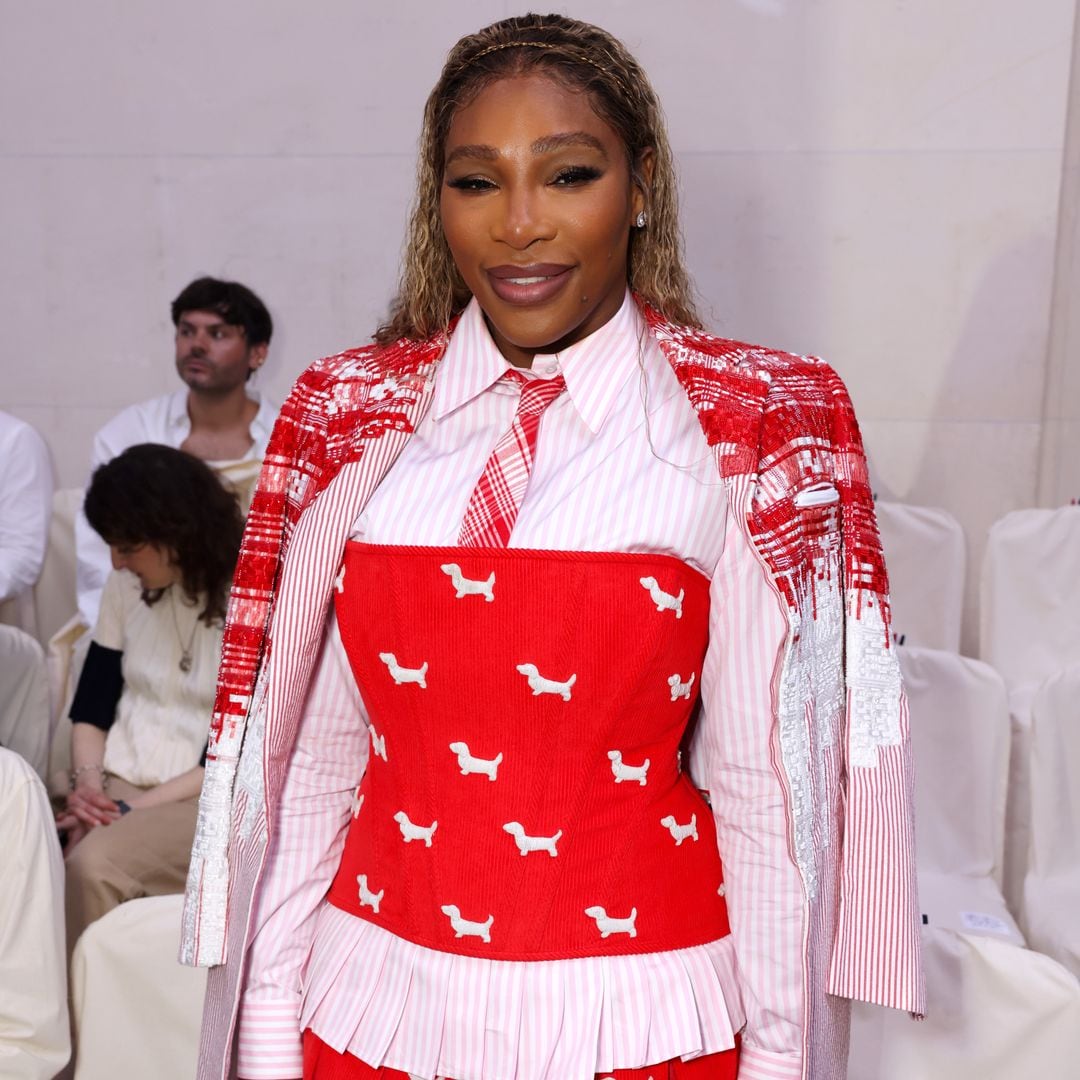 Serena Williams le da un giro divertido y colorido al 'teniscore' para 'Fashion Week'