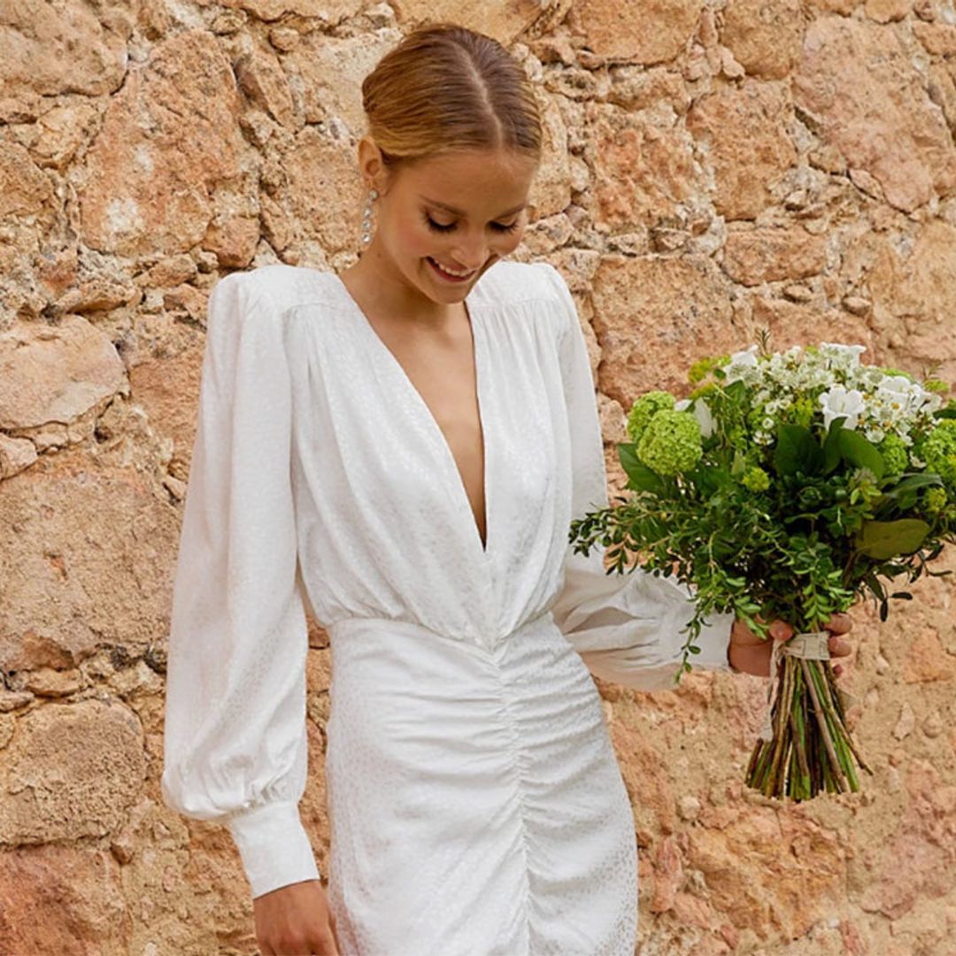 Convierte con ayuda de las estilistas un look de novia asequible en otro más lujoso