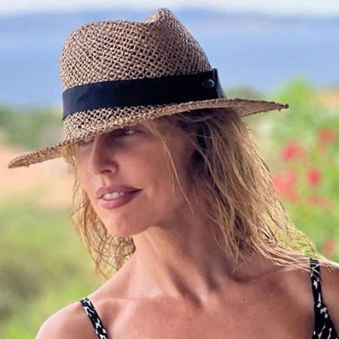 Emma García triunfa con su espectacular posado veraniego en bikini