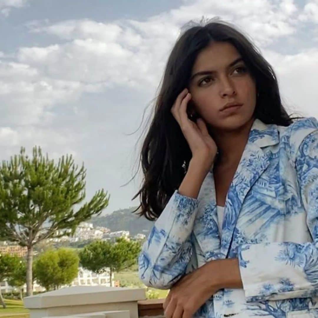 ¿Y si la combinación de colores más clásica de Lucía Rivera fuera la que mejor sienta en verano?