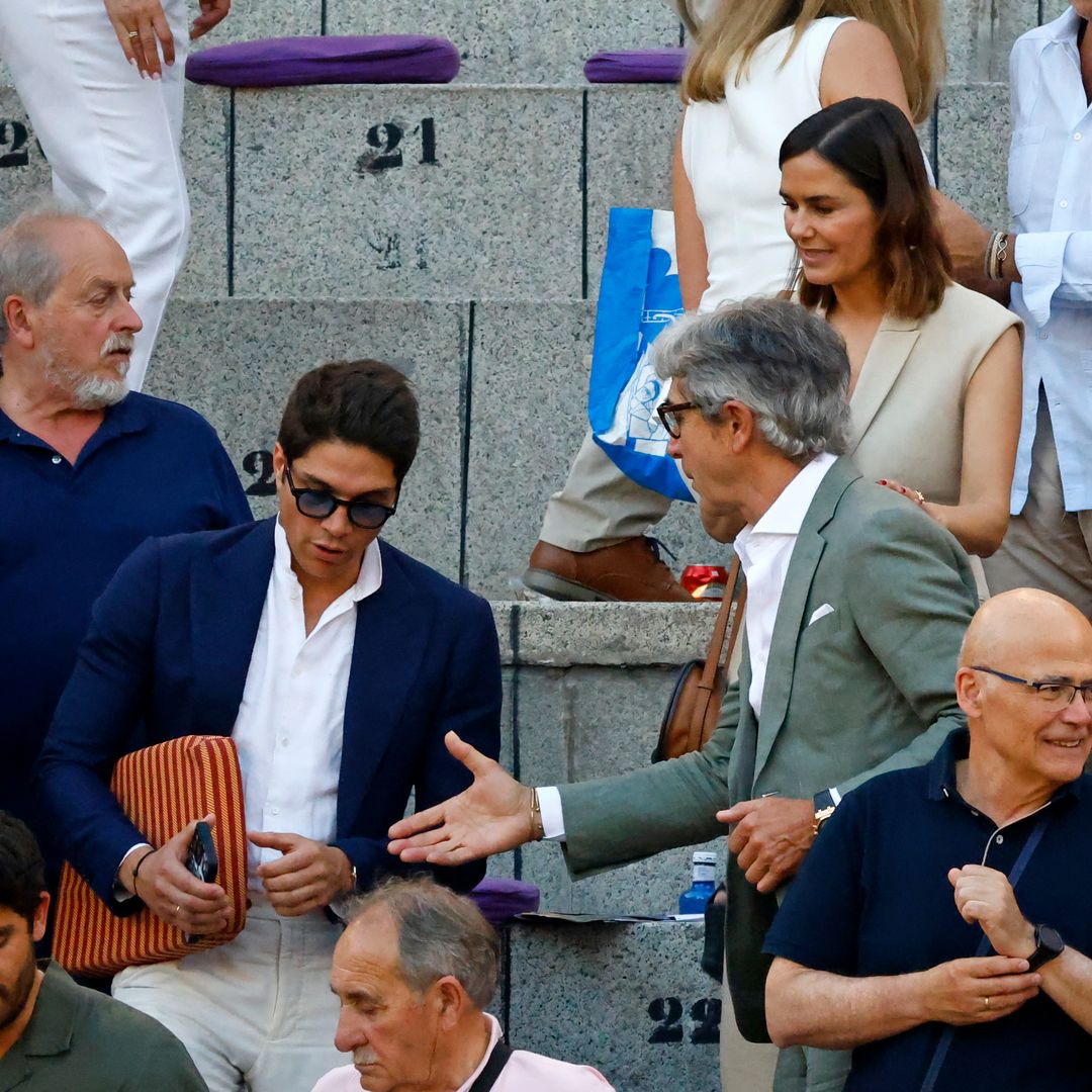 (Foto de ARCHIVO)
Pablo Castellano se despide de Elena S. Sánchez y  de su marido Roberto Domínguez viendo la corrida de toros de la Feria de San Isidro en la plaza de Las Ventas, a 29 de mayo de 2025, en Madrid (España)

Jose Velasco / Europa Press
CORRIDA;TOROS;PLAZA
29/5/2025