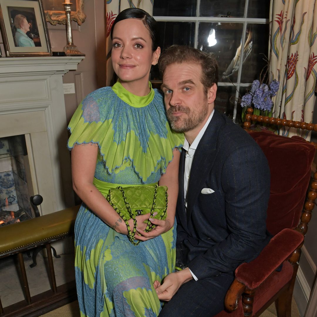 David Harbour y Lily Allen venden su casa de Brooklyn por 6,8 millones tras su separación: 4 plantas, jardín y una reforma llena de personalidad