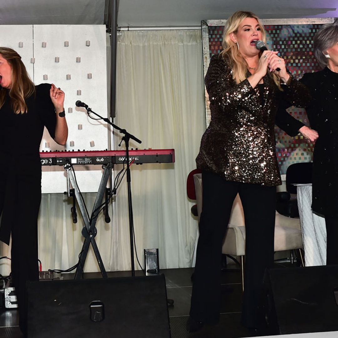 En plena batalla contra el cáncer, Jane Fonda celebra su 85 cumpleaños cantando en una gala benéfica