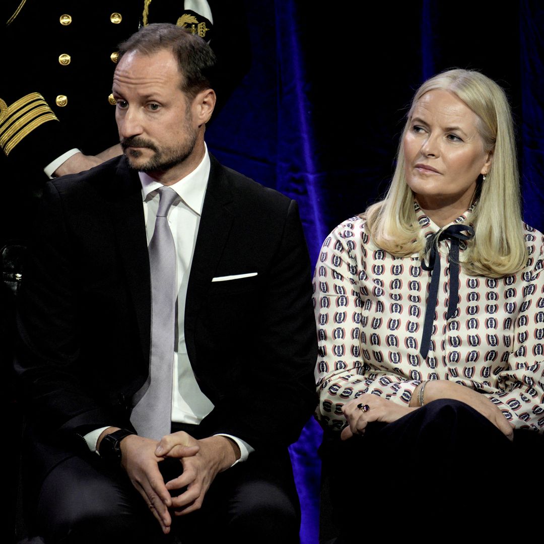 La crisis a la que se enfrenta Mette-Marit de Noruega: su caso llega al Parlamento y se estudia apartarla de organizaciones