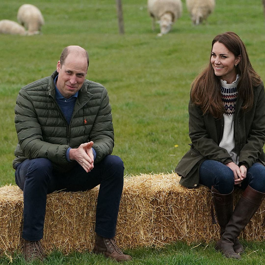 De conducir un tractor a una competición de golf: los duques de Cambridge se atreven con todo