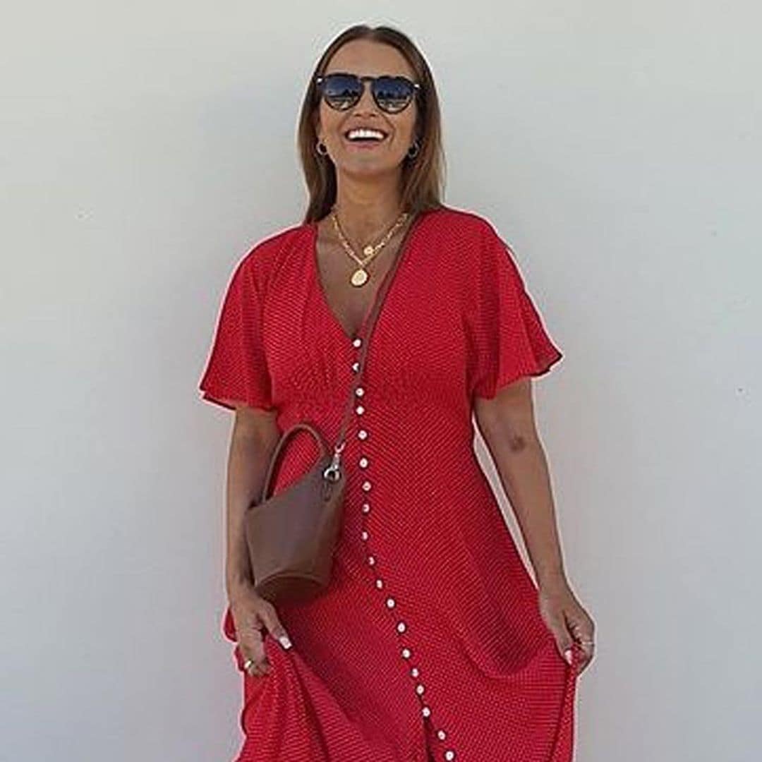 Paula Echevarría se rinde al vestido camisero que sienta bien a todos los cuerpos