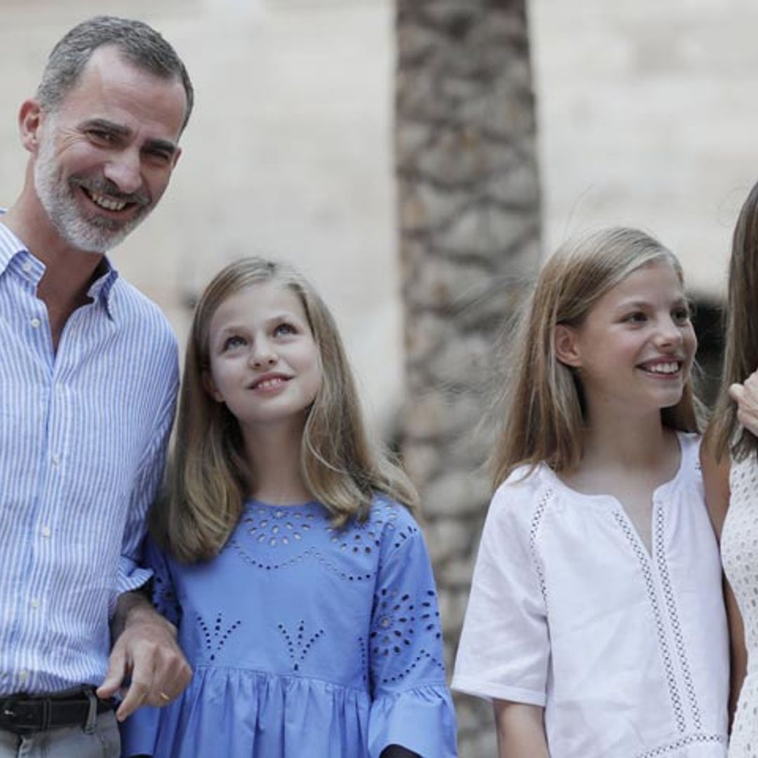 EN VÍDEO: Las bromas del rey Felipe a los periodistas, las explicaciones de Sofía sobre el 'gaga'...Todas las curiosidades del posado real en Palma