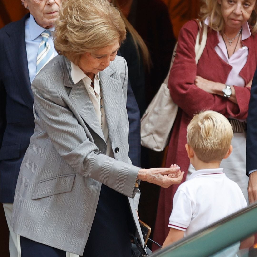 La Reina Sofía y el pequeño Carlitos, protagonistas del momento más tierno del cumpleaños de Carlos Zurita