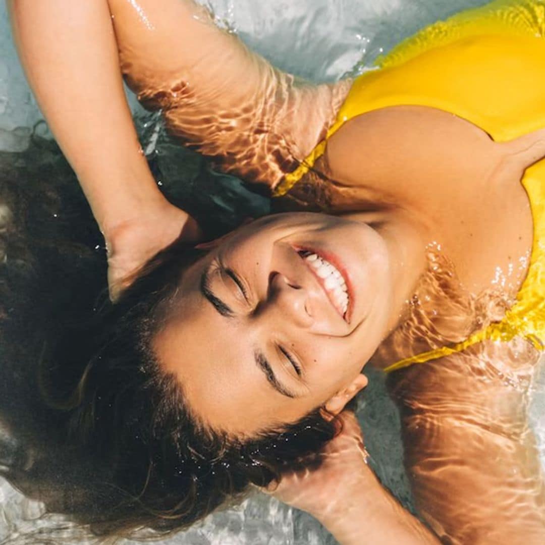 Cómo cuidar el pelo teñido en verano: los trucos de una editora de belleza