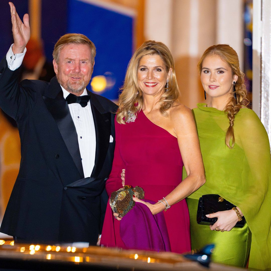 Máxima de Holanda regresa tras semanas de ausencia con un histórico broche de diamantes mientras la princesa Amalia da un importante paso al frente