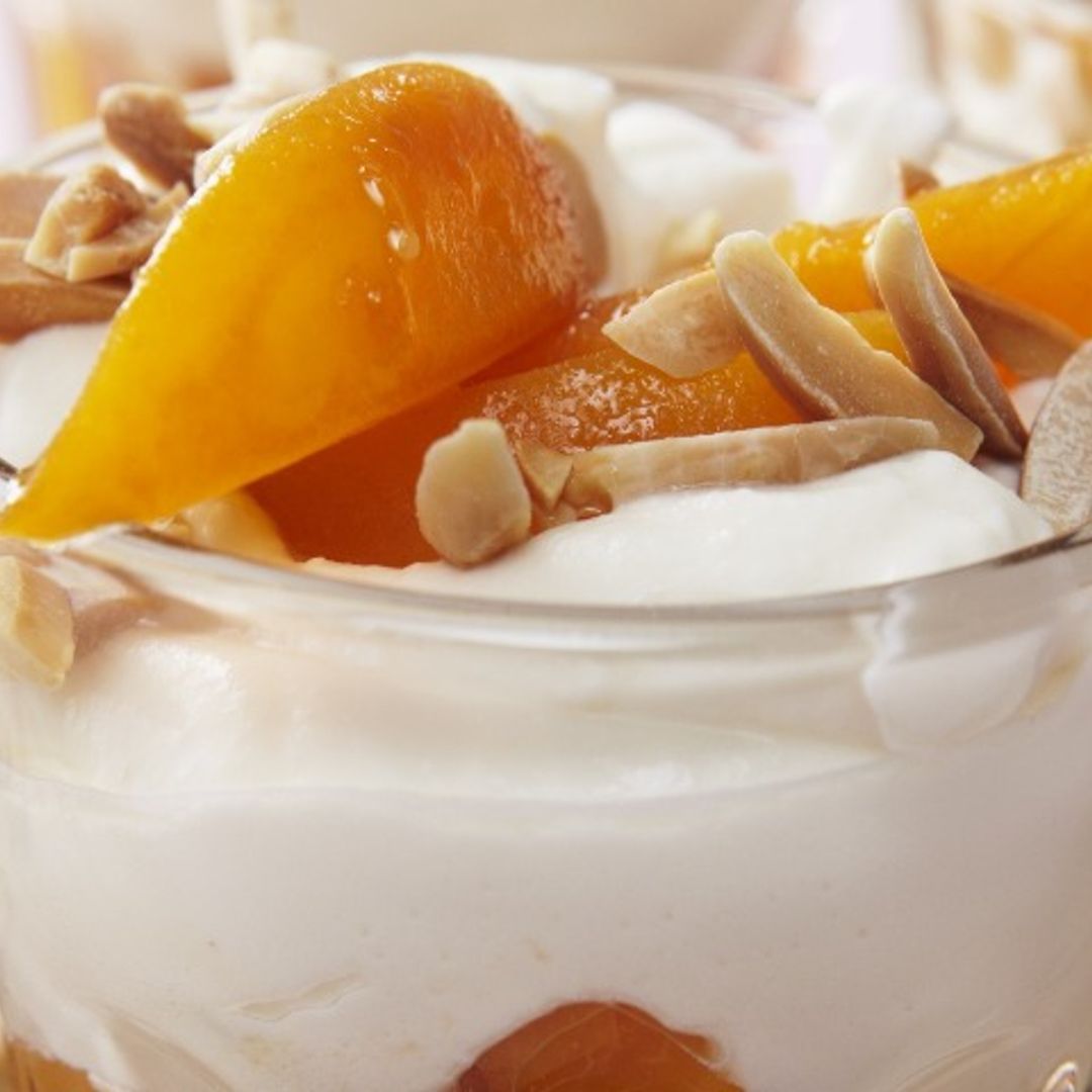 Chupitos de albaricoques y queso blanco