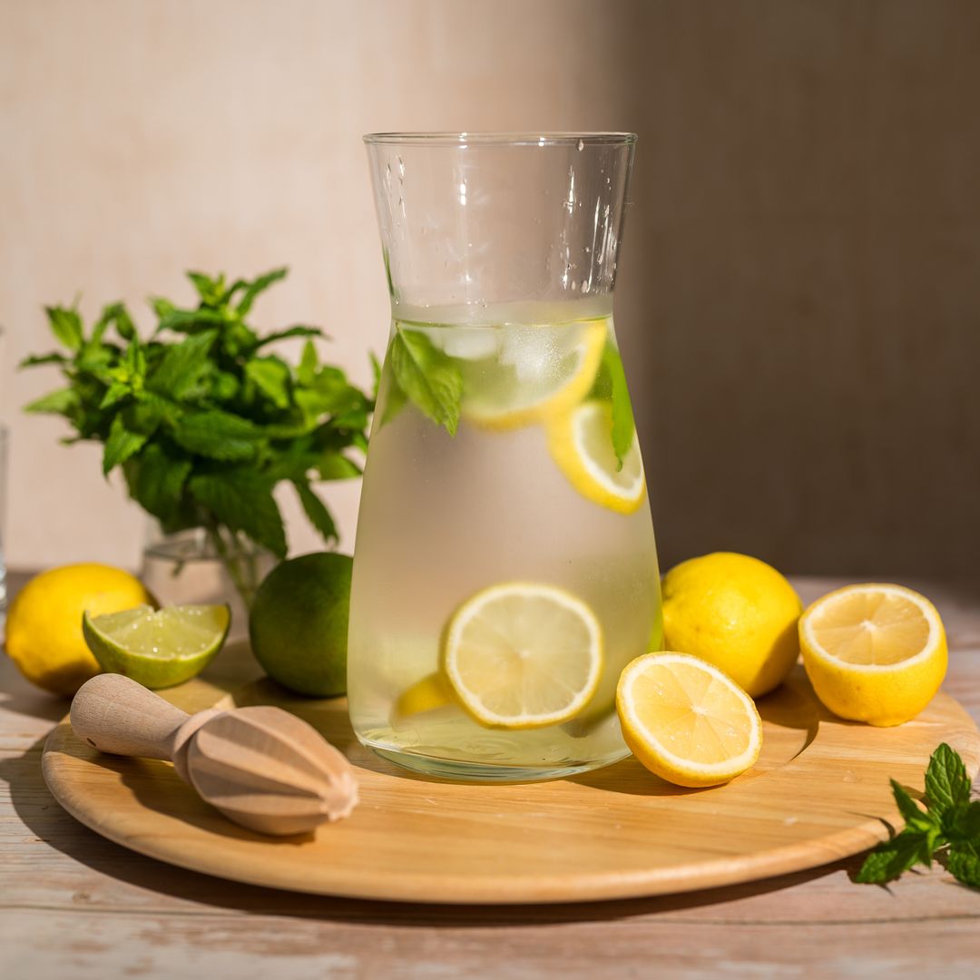 Limonadas con fruta para hidratarte sin perder la línea: fáciles de preparar y muy saludables