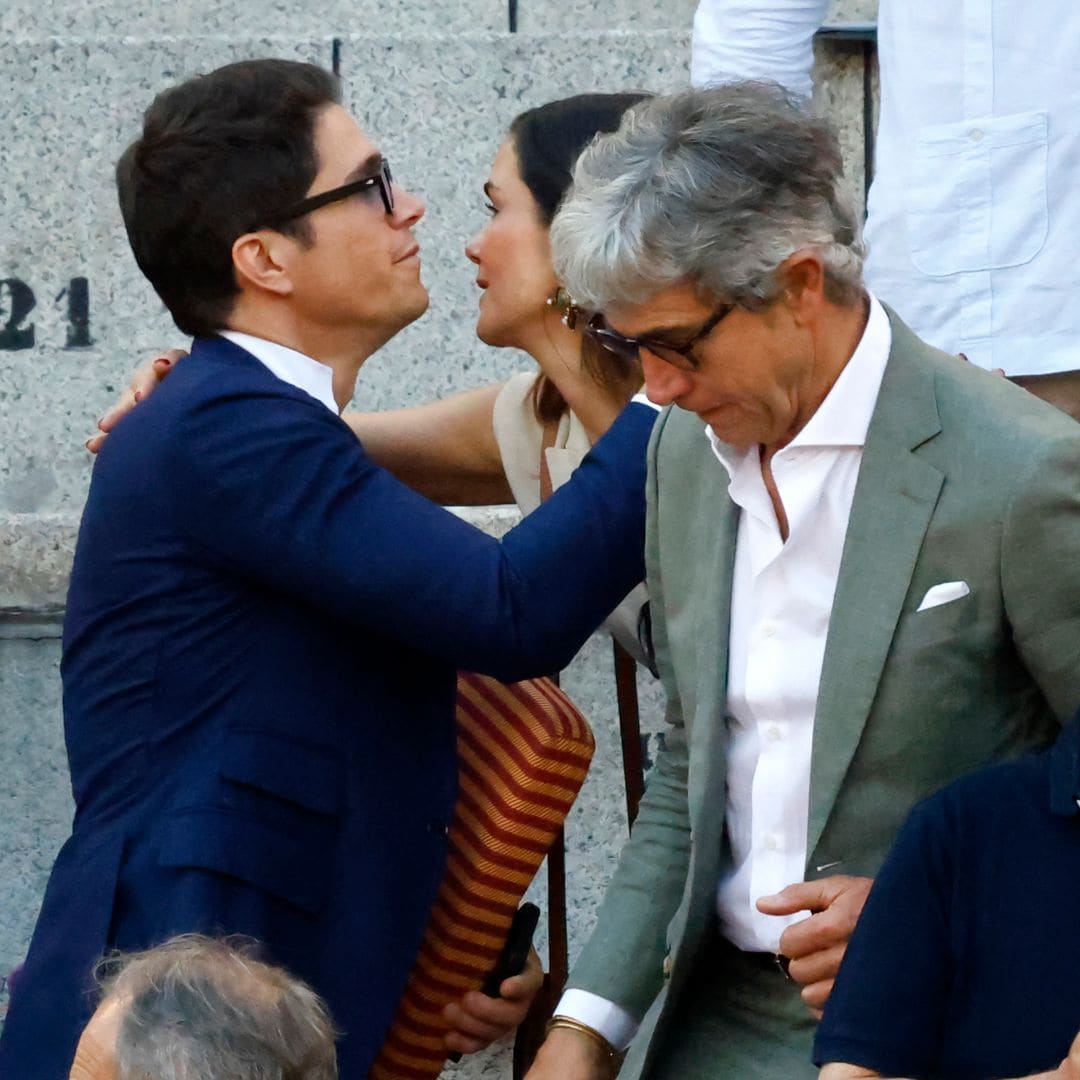 (Foto de ARCHIVO)
Pablo Castellano se despide de Elena S. Sánchez y  de su marido Roberto Domínguez viendo la corrida de toros de la Feria de San Isidro en la plaza de Las Ventas, a 29 de mayo de 2025, en Madrid (España)

Jose Velasco / Europa Press
CORRIDA;TOROS;PLAZA
29/5/2025