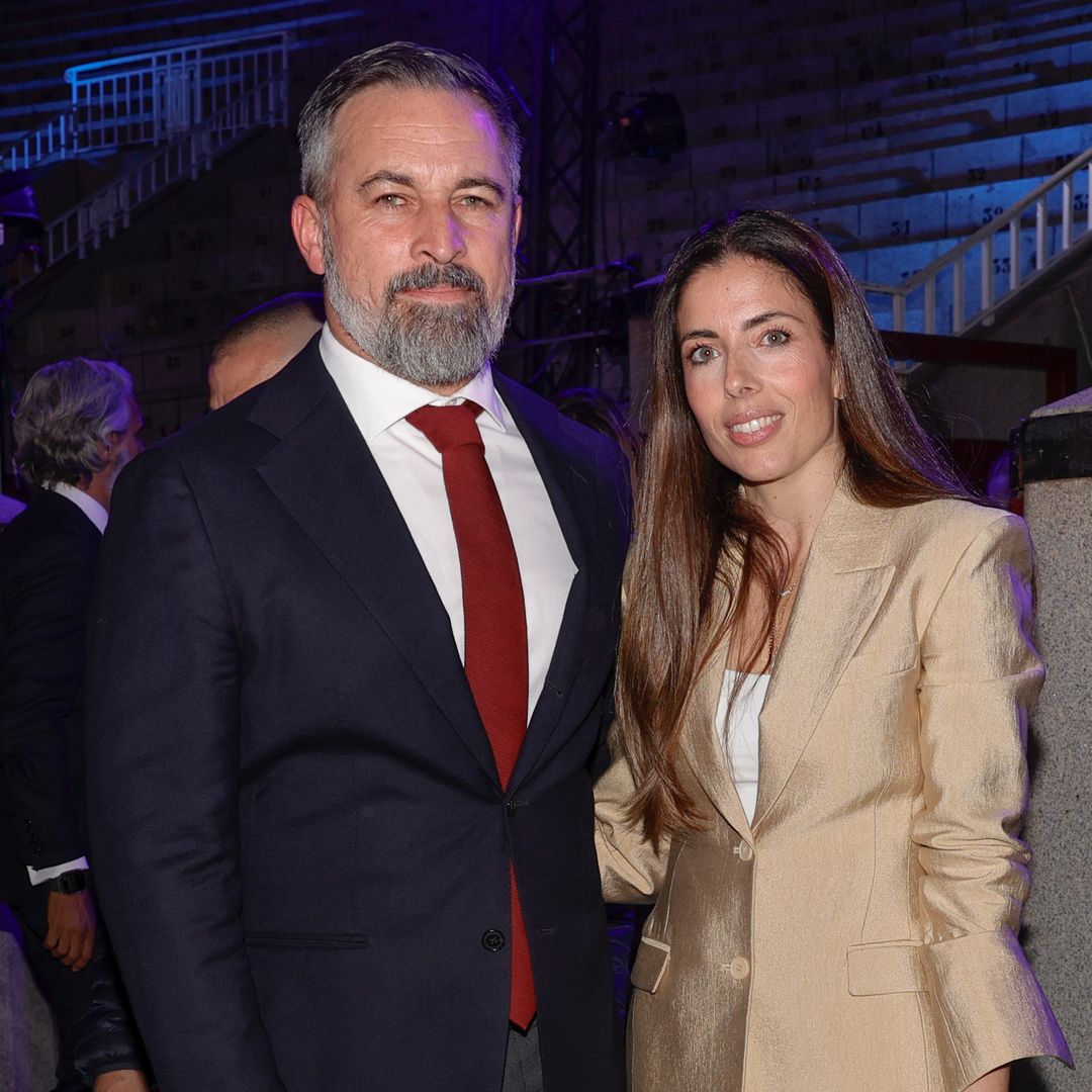 Santiago Abascal y Lidia Bedman, de los ingresos de sus tres hijos a un plan en familia antes del adelanto electoral