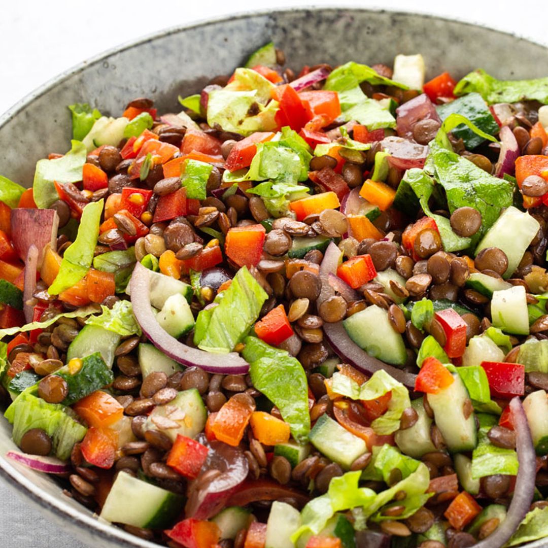 Ensalada de lentejas, pepino y pimiento