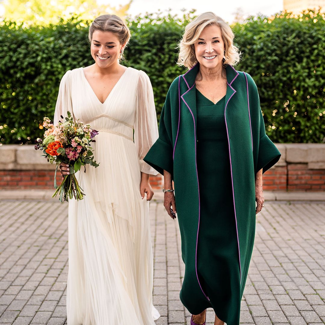 PRIMICIA. La elegante boda de Lola García-Romeu, hija de María Dolores Dancausa, en Madrid: todos los detalles y las imágenes del 'sí, quiero'