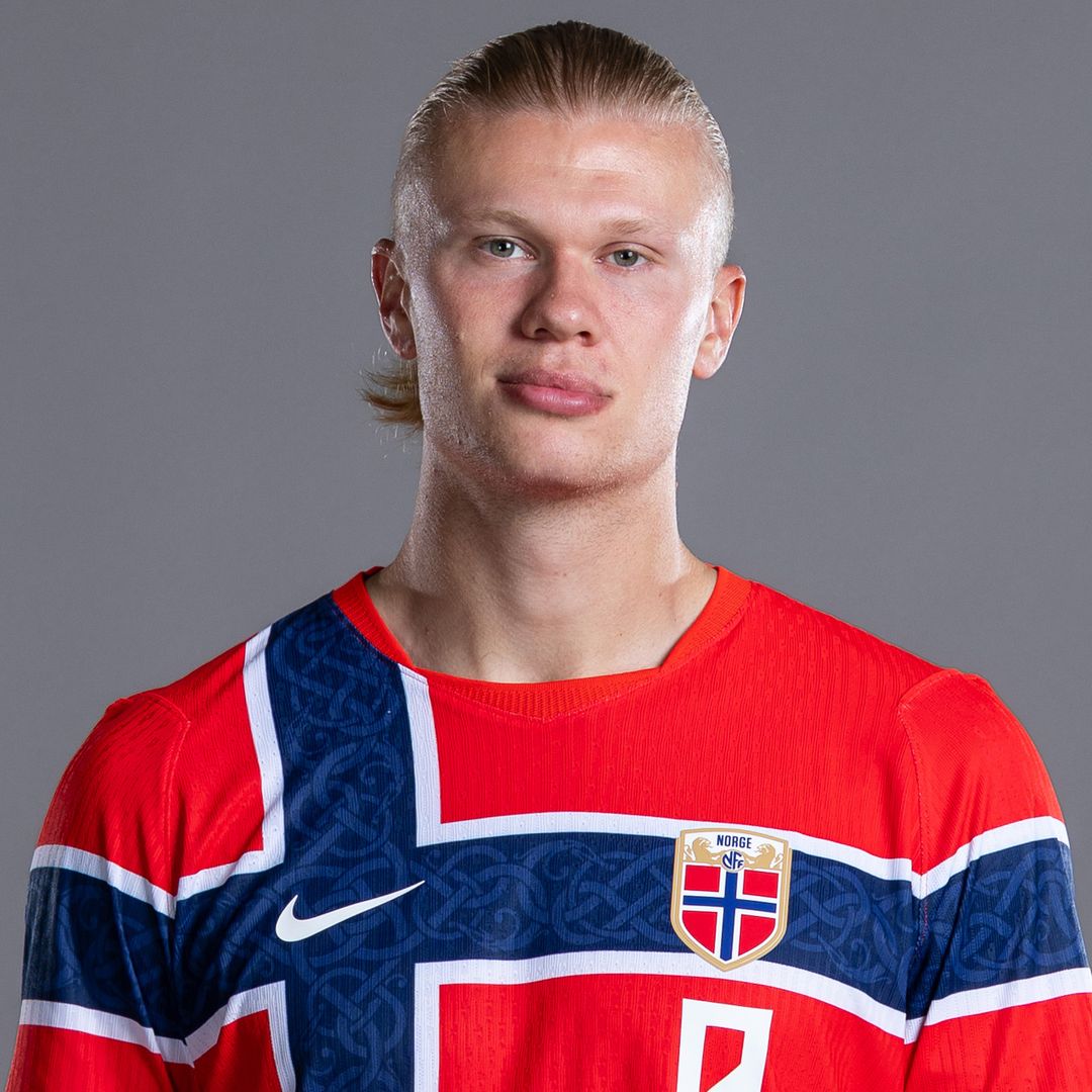 Erling Haaland, máxima estrella del fútbol noruego, se despide del rey Harald con un emotivo mensaje