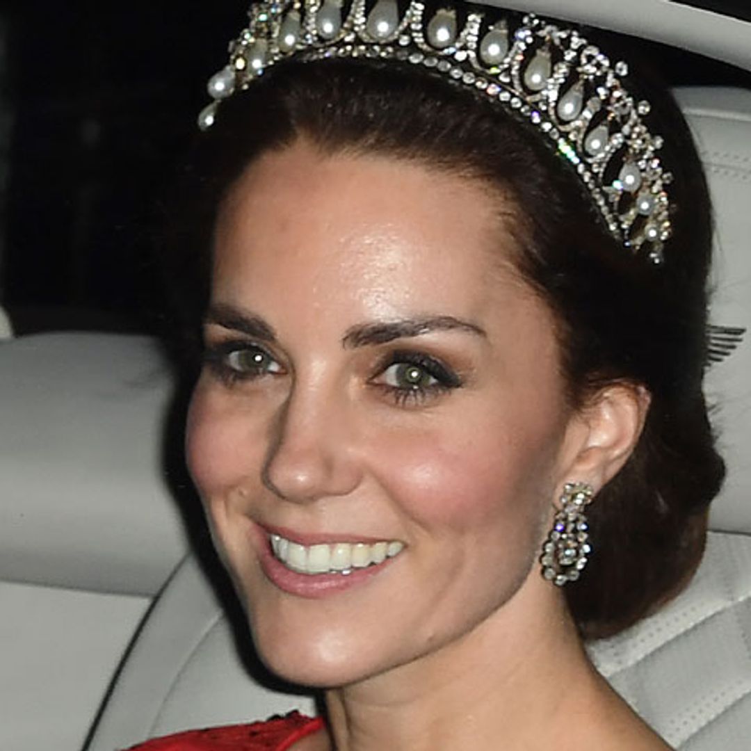 La Duquesa de Cambridge lleva la tiara favorita de la princesa Diana para la noche de mayor pompa y boato en el palacio de Buckingham
