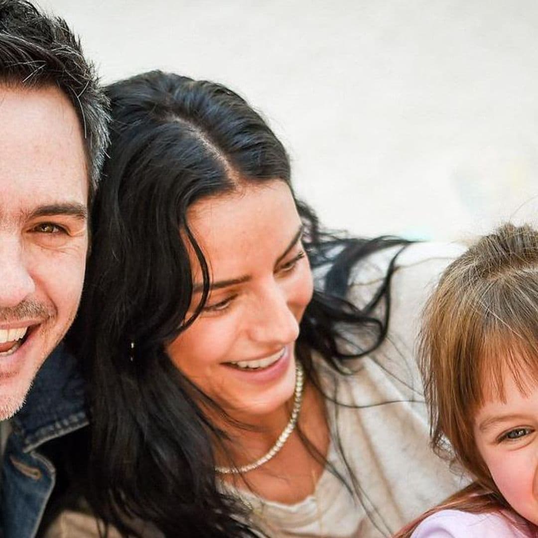 Aislinn Derbez y Mauricio Ochmann juntos otra vez con su hija Kailani