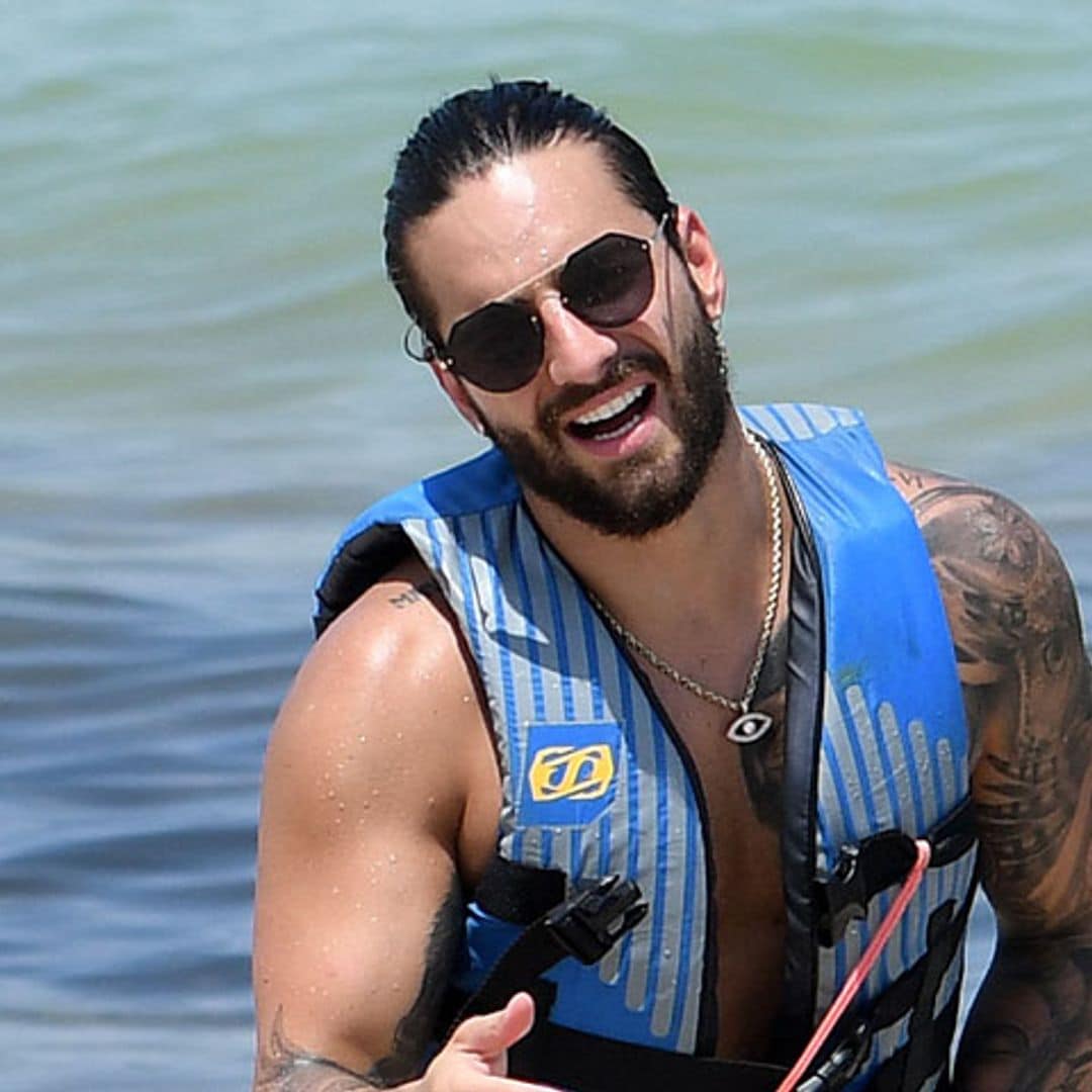 Maluma, con su novia de relax en las playas de Miami ajeno a la polémica