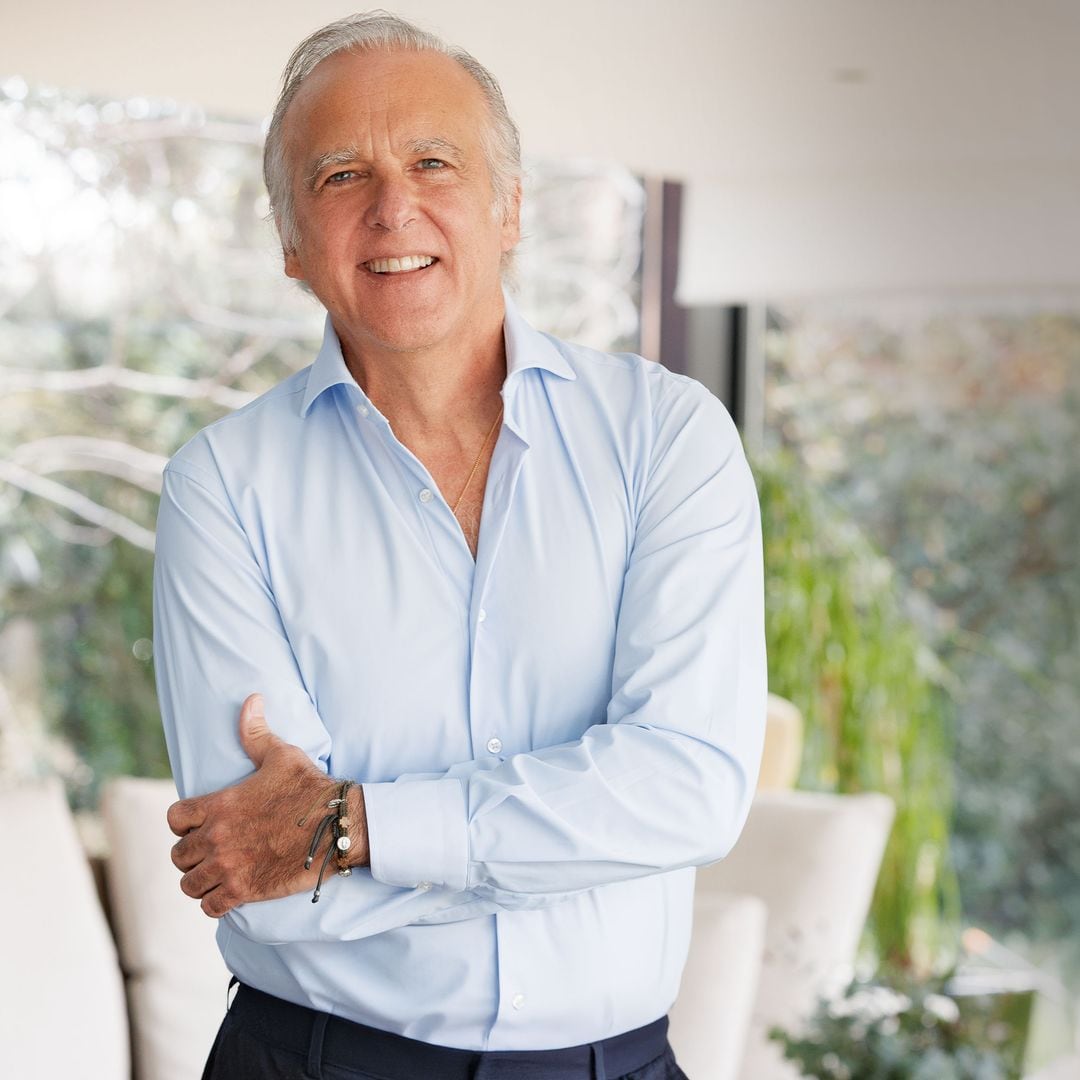 Paco Arango comparte su historia más personal con ¡HOLA!: "He vivido milagros que parecen imposibles"