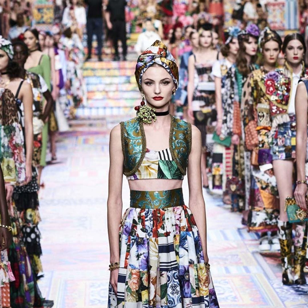 Dolce&Gabbana convierte los azulejos sicilianos en coloristas prendas de ensueño