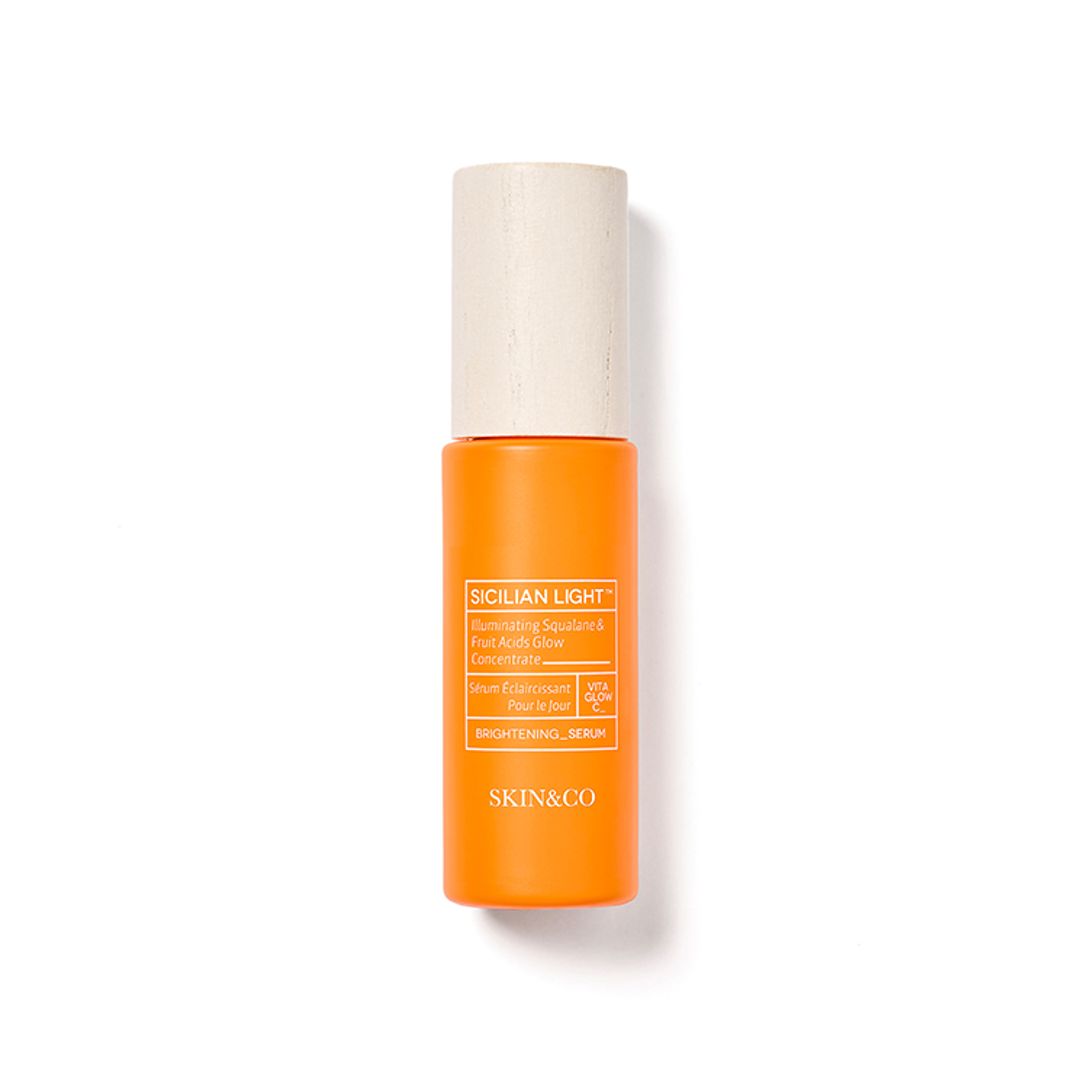 Sicilian Light Serum, de Skin&Co (40 euros). Cuidado de día y de noche con Fosfato de Ascórbilo Sódico (derivado estable de la vitamina C) y trufa Negra de Umbría, rica en la enzima Superóxido Dismutasa (SOD).