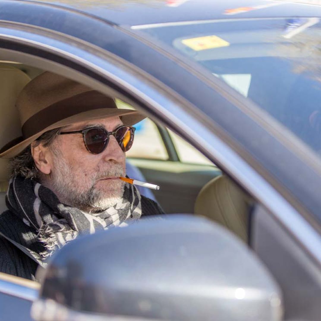 Joaquín Sabina abandona el hospital acompañado de Jimena Coronado