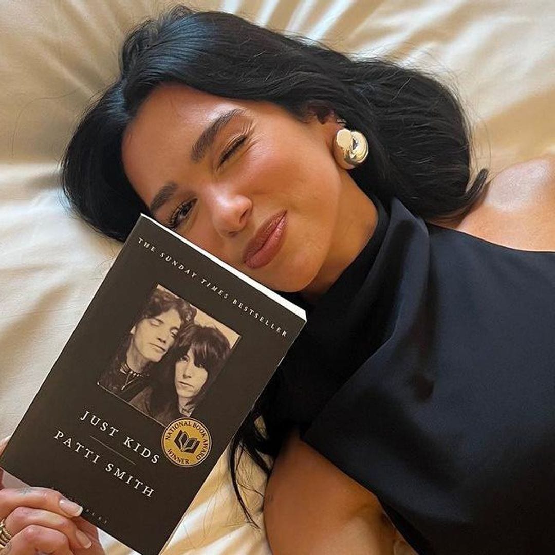 Dua Lipa tiene un ‘book club’ y su recomendación del mes te encantará