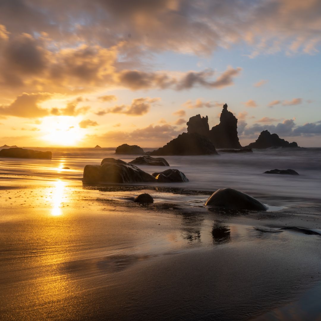 Atardecer en la playa de Benijo, Tenerife