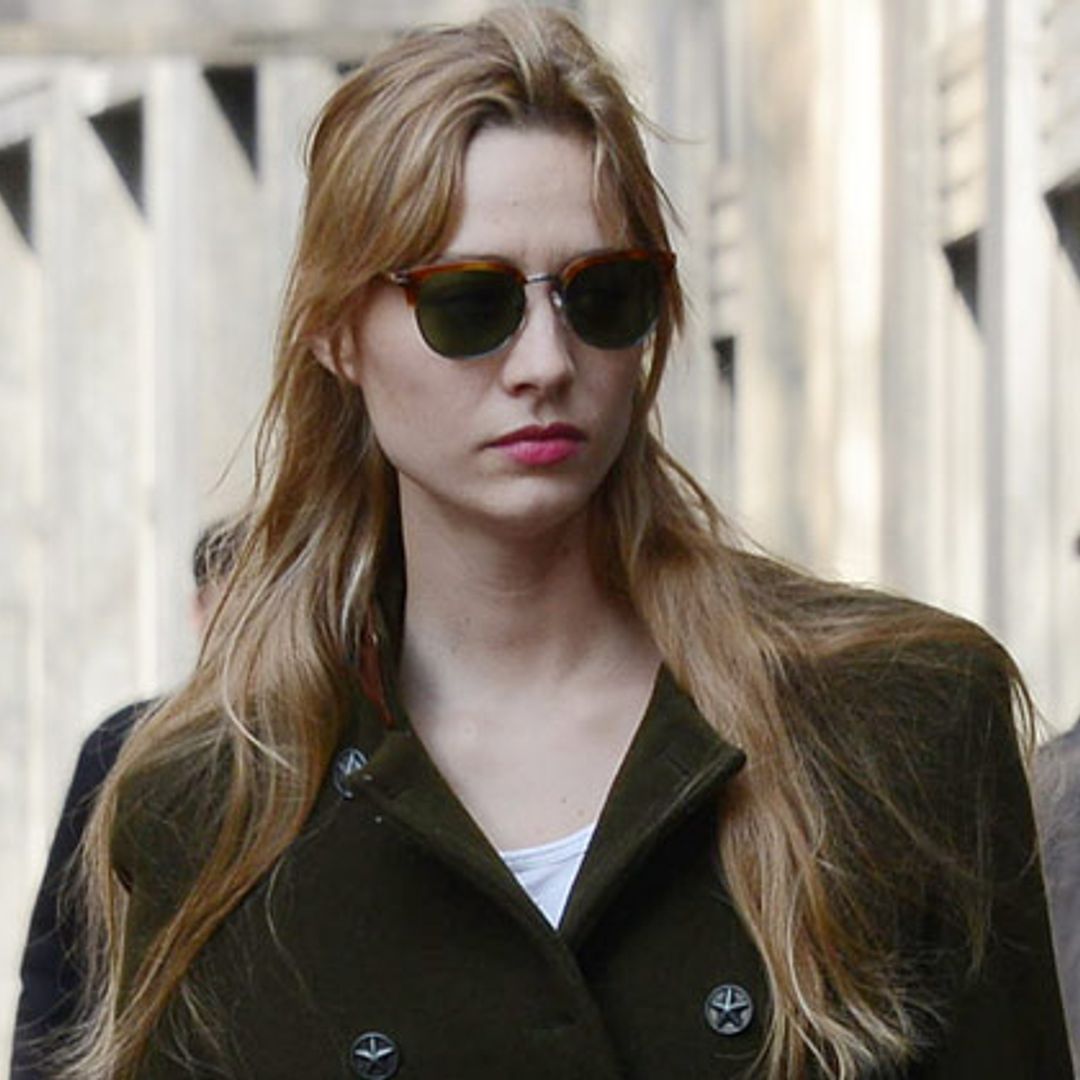 Beatrice Borromeo, recuperada de su lesión, reaparece en Milán