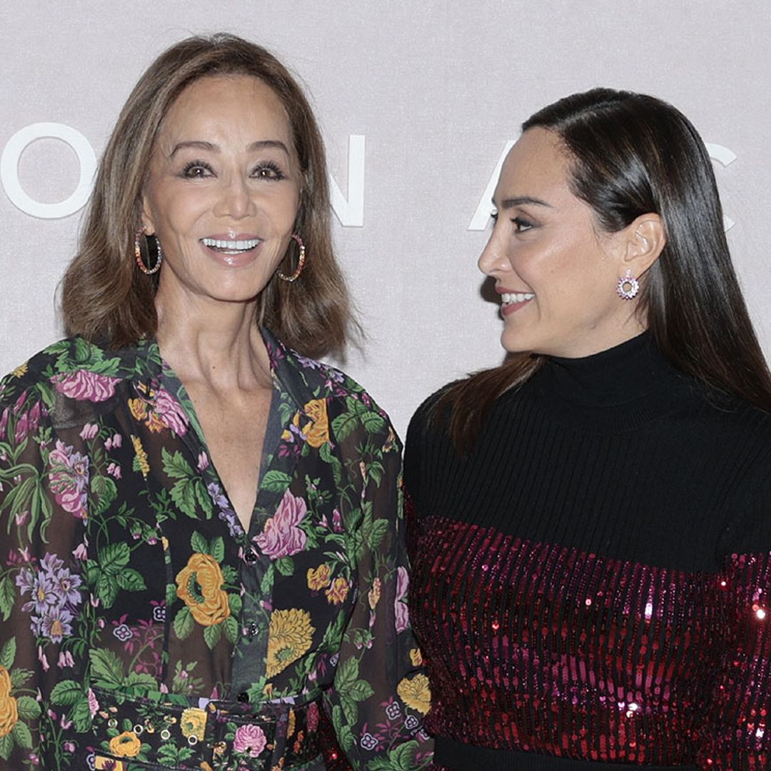 Tamara Falcó, con Íñigo Onieva y su madre en la gran noche del arte y la moda del Museo Thyssen