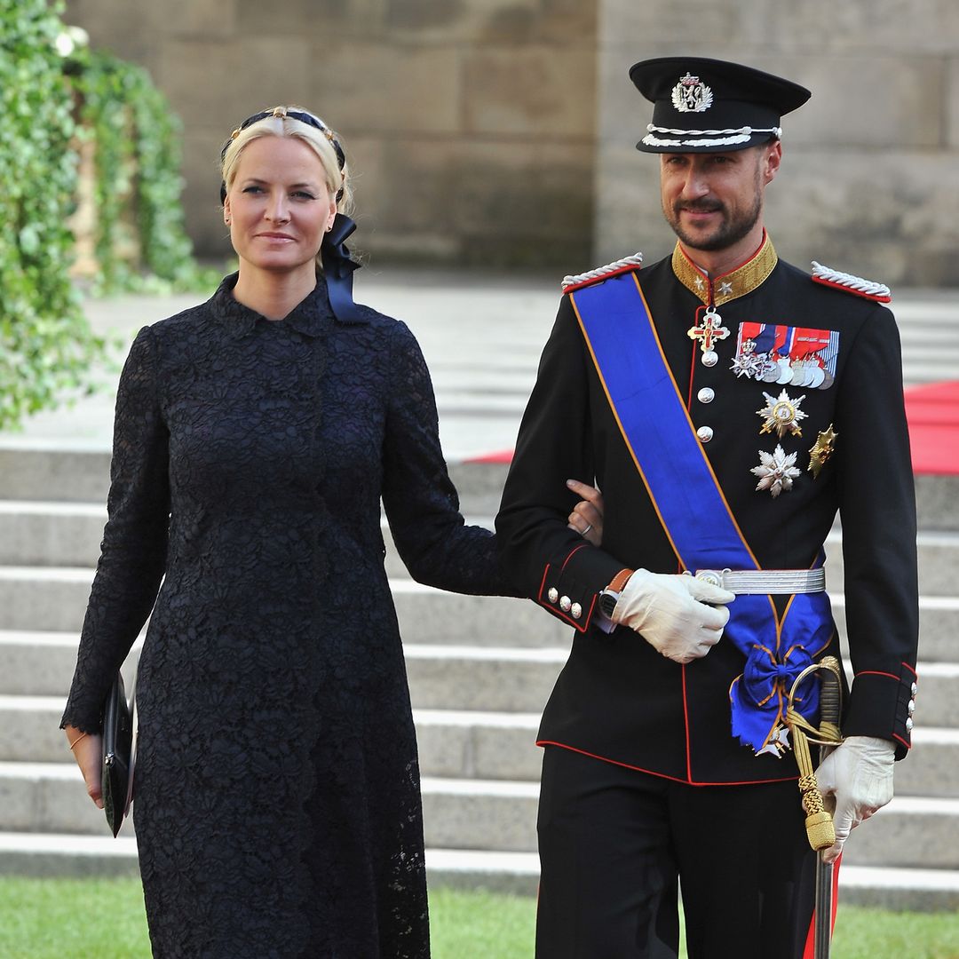 La reina Mette-Marit y Stéphanie de Luxemburgo, frente a frente por primera vez tras la polémica: el funeral de Harald V las reunirá en Oslo