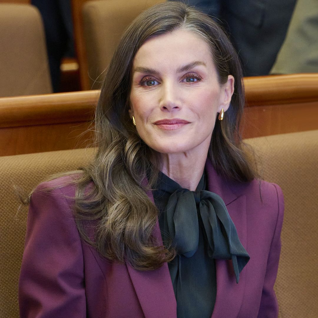 Por qué este es el mejor look de la Reina en China, según nuestra experta: "Tiene la responsabilidad de apoyar a España"