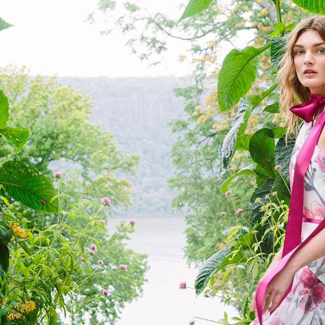 Del traje de chaqueta a las flores: 6 tendencias que marcarán las elecciones de las madrinas