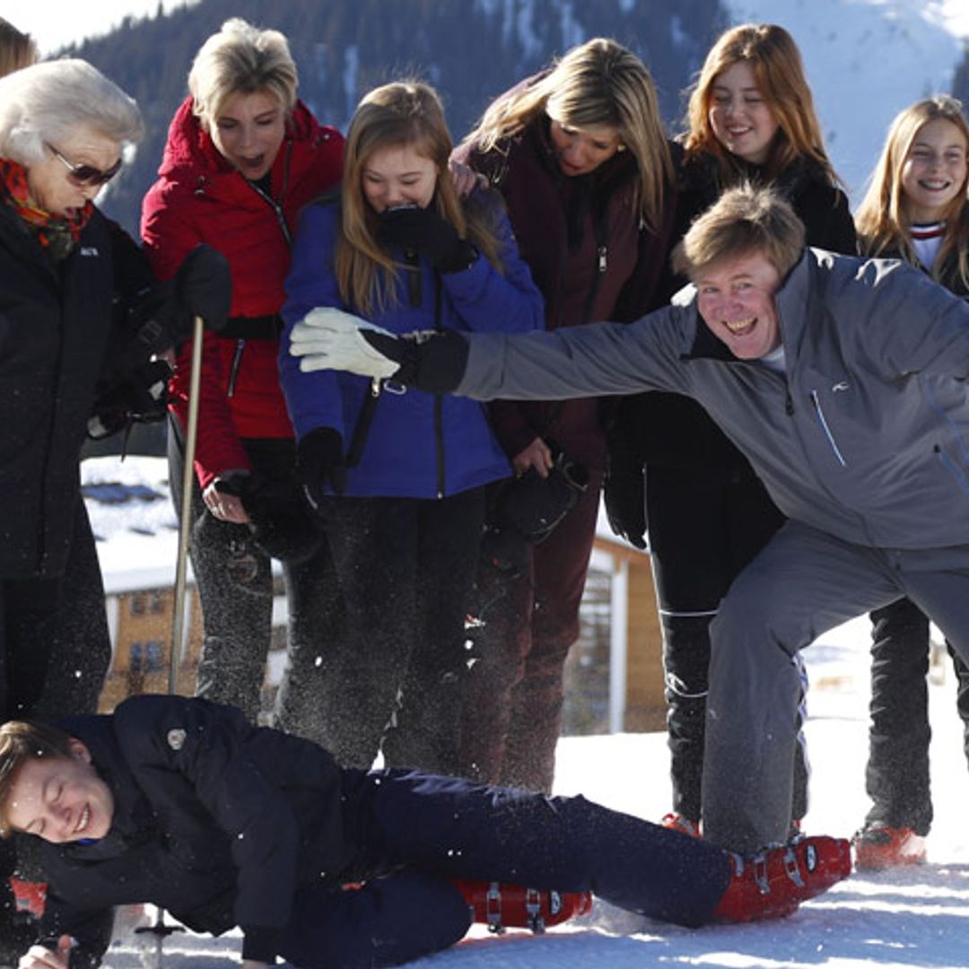 El 'photobomb' y otros grandes momentos del posado de la Familia Real holandesa en la nieve
