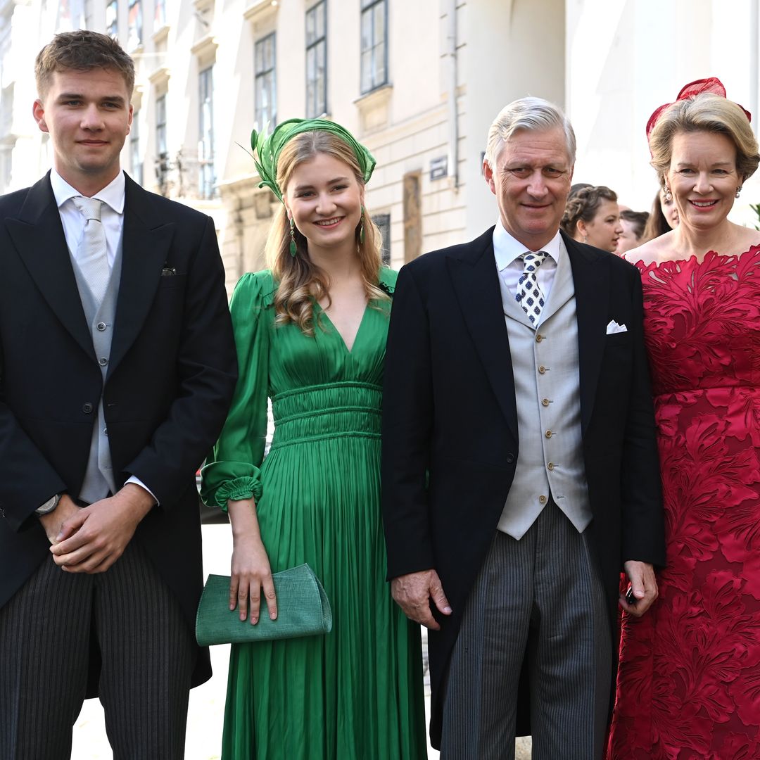 Los Reyes de Bélgica y los príncipes Elisabeth y Gabriel, sorpresa en la gran boda de Isabel de Habsburgo-Lorena