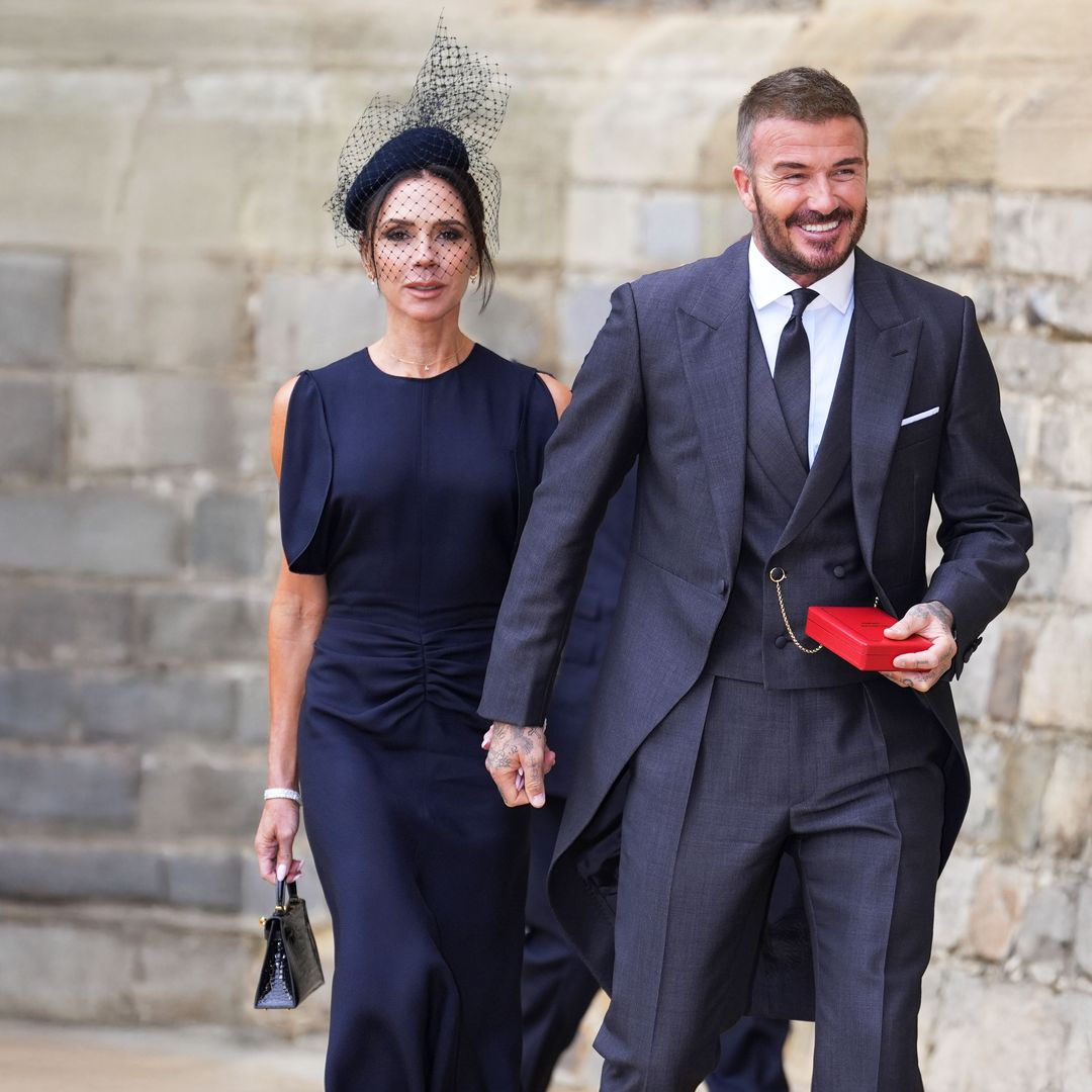 Victoria Beckham siempre repite este vestido y hay una razón, según nuestra experta