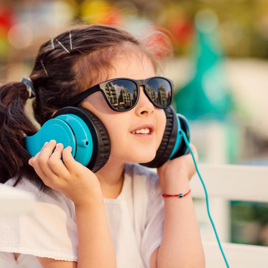 Podcasts infantiles para llevar mejor los últimos días de las vacaciones de verano