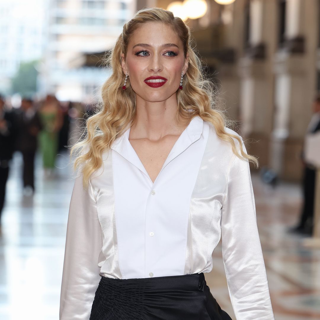 Beatrice Borromeo, reina del blanco y negro: "Un binomio clásico y elegante que domina con maestría"