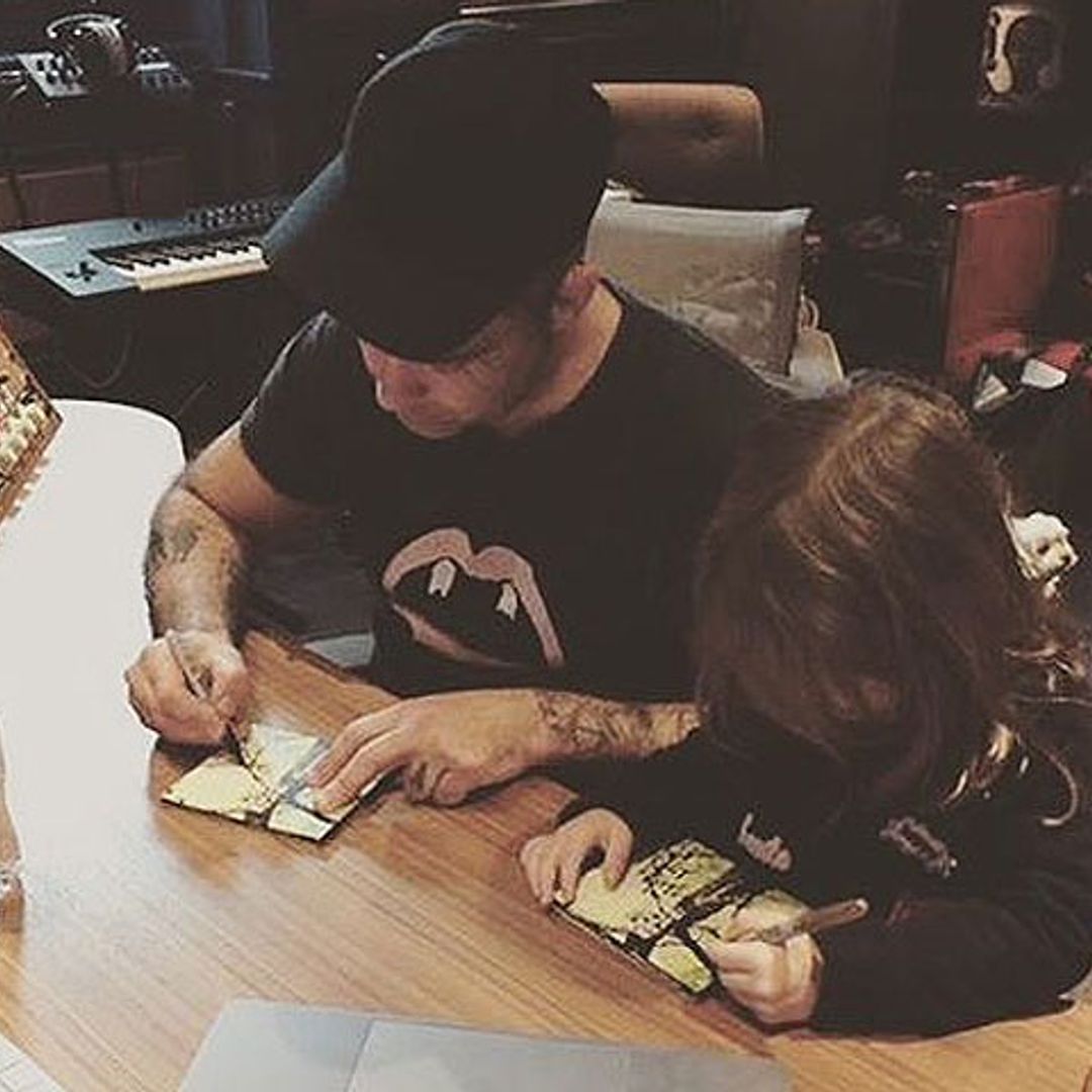 La hija de Robbie Williams tiene claro quién es su artista favorito y no, no es su padre
