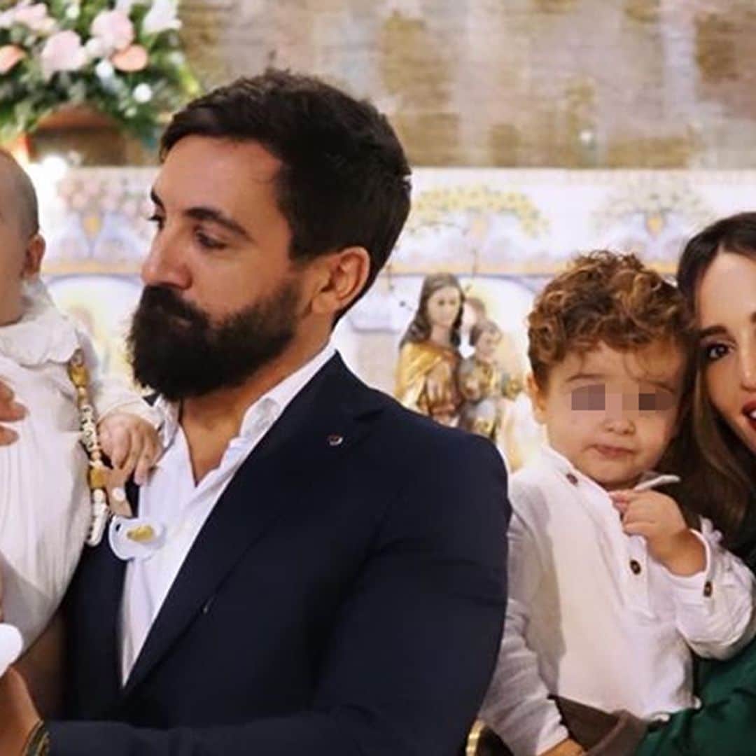 En Sevilla, con unas originales tartas... así ha sido el bautizo del segundo hijo de Rocío Osorno