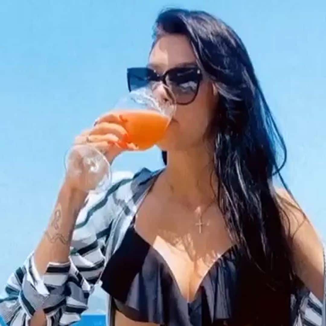 Una espectacular Alejandra Rubio posa en bikini en alta mar