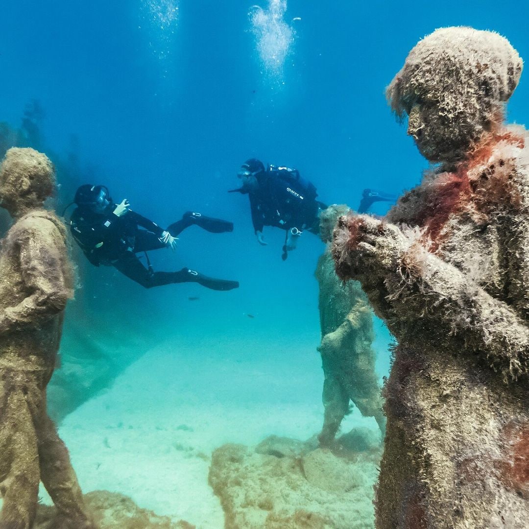 Playa Blanca: bucear entre arte submarino