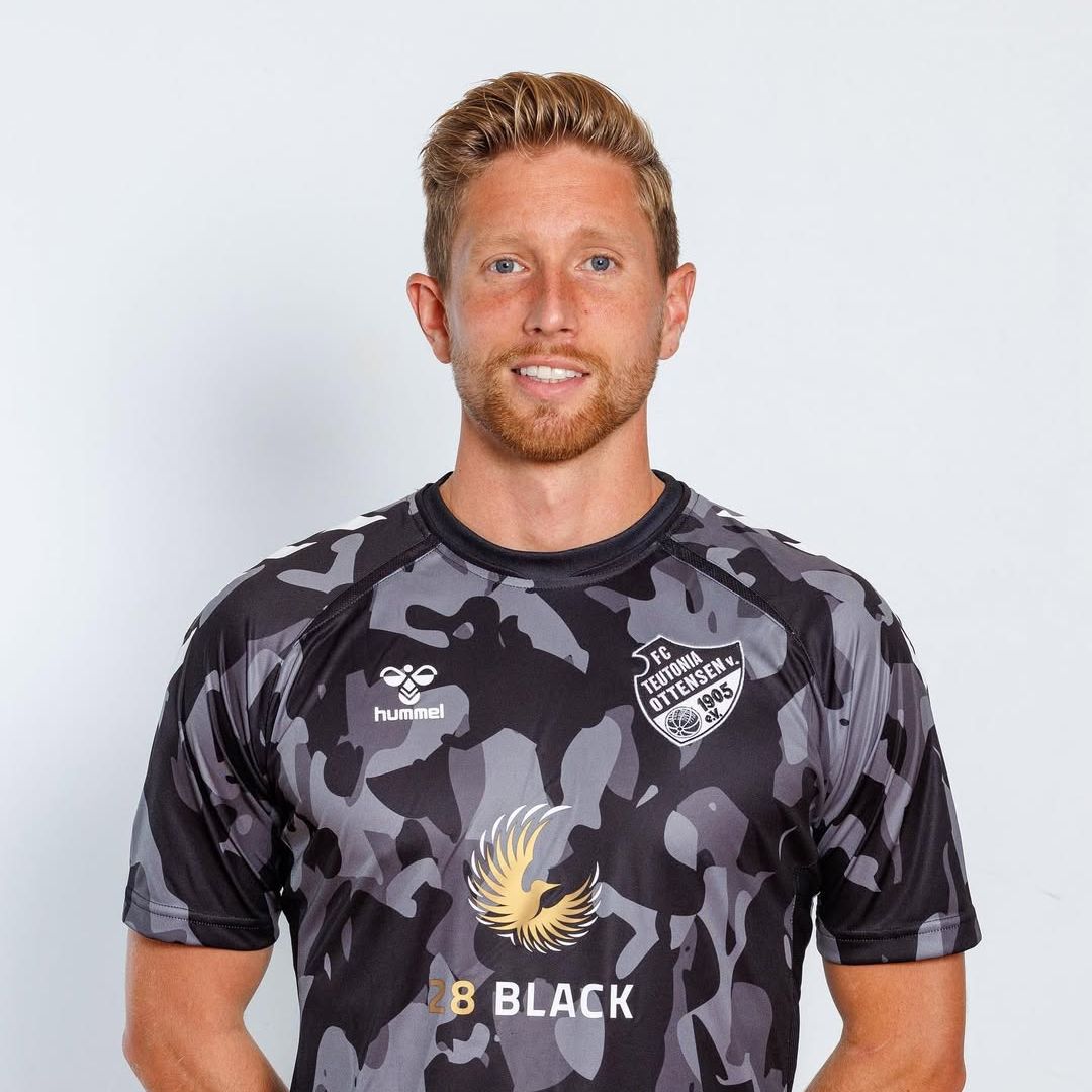 Muere el futbolista alemán Sebastian Hertner a los 34 años tras caer de un telesilla en Montenegro