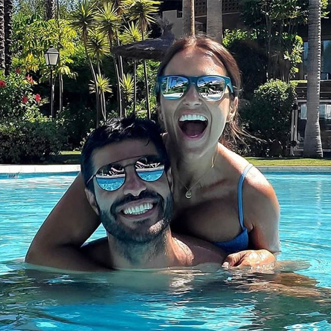 ¡Al agua patos! Paula Echevarría y Miguel Torres presumen de amor en su cita más refrescante