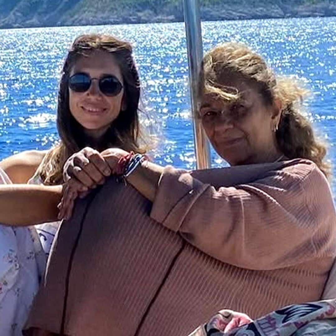 Elena Furiase se lleva de viaje a su madre, Lolita, al idílico lugar que ha marcado su vida para siempre