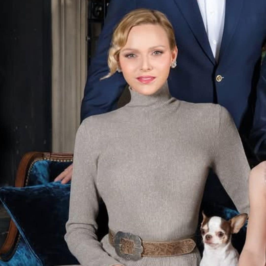 Los detalles del look de Charlene de Mónaco en la felicitación navideña que demuestran su transformación en 2025